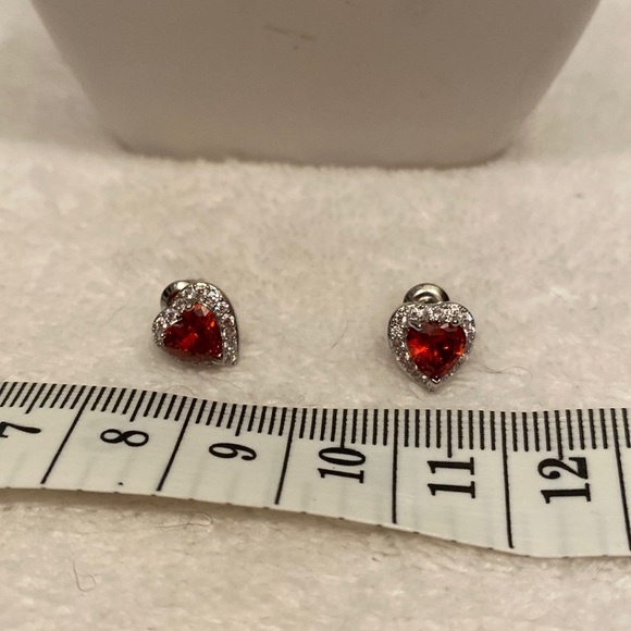🆕Dainty Heart Zircon Red Gem Stud Earrings - Picture 3 of 3